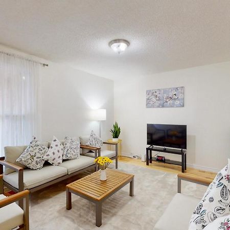 Modern Bright Cozy 3Bed 3Bath Vacation House In Ajax, Greater Toronto Area Gta, On, Canada Exterior photo