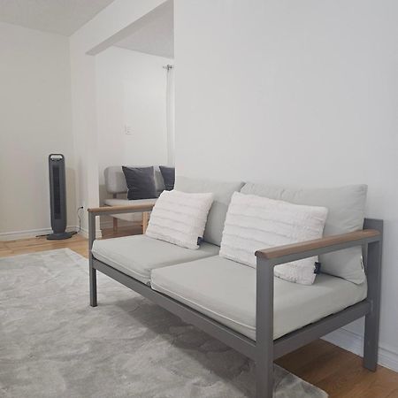 Modern Bright Cozy 3Bed 3Bath Vacation House In Ajax, Greater Toronto Area Gta, On, Canada Exterior photo