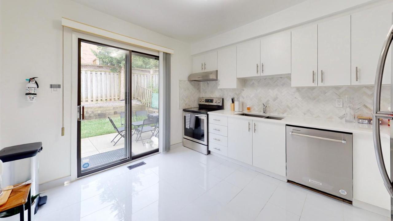 Modern Bright Cozy 3Bed 3Bath Vacation House In Ajax, Greater Toronto Area Gta, On, Canada Exterior photo