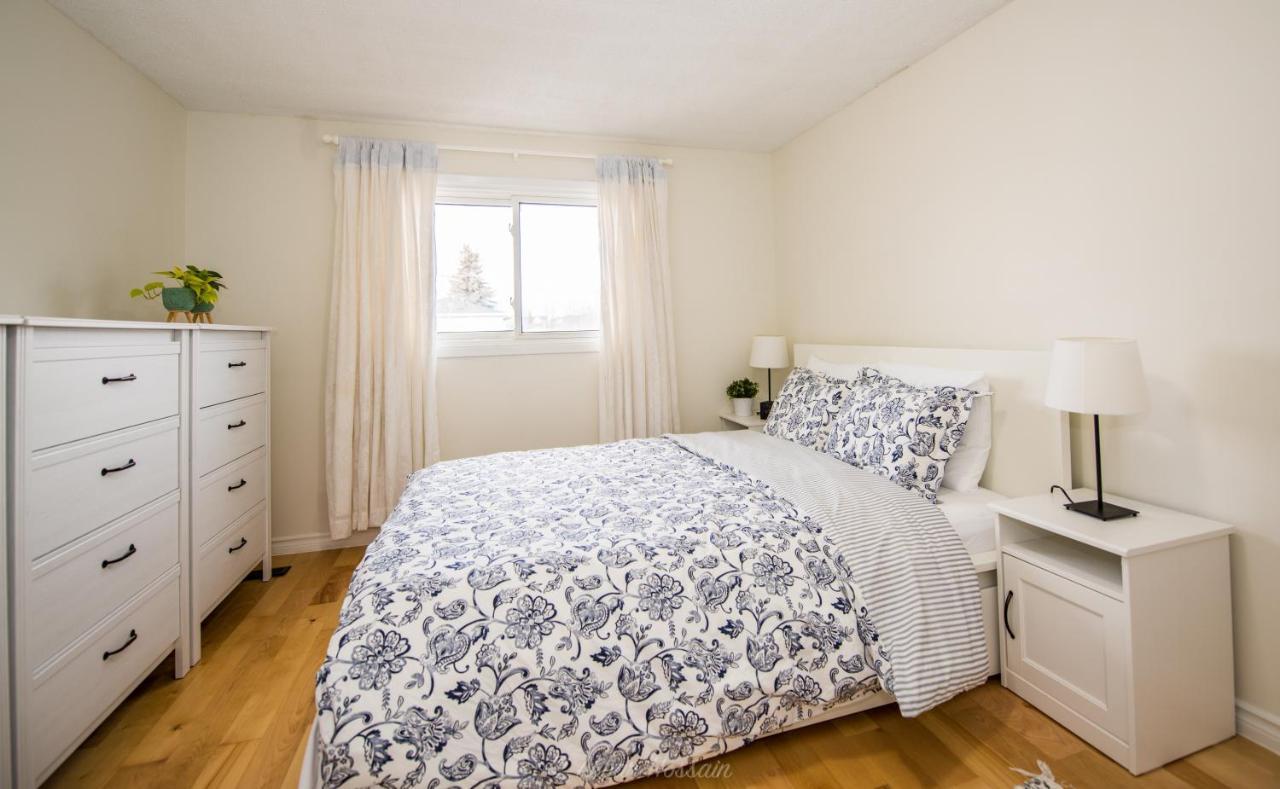 Modern Bright Cozy 3Bed 3Bath Vacation House In Ajax, Greater Toronto Area Gta, On, Canada Exterior photo