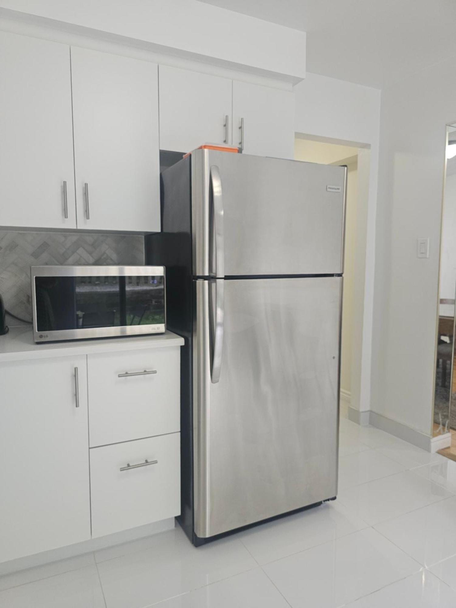 Modern Bright Cozy 3Bed 3Bath Vacation House In Ajax, Greater Toronto Area Gta, On, Canada Exterior photo