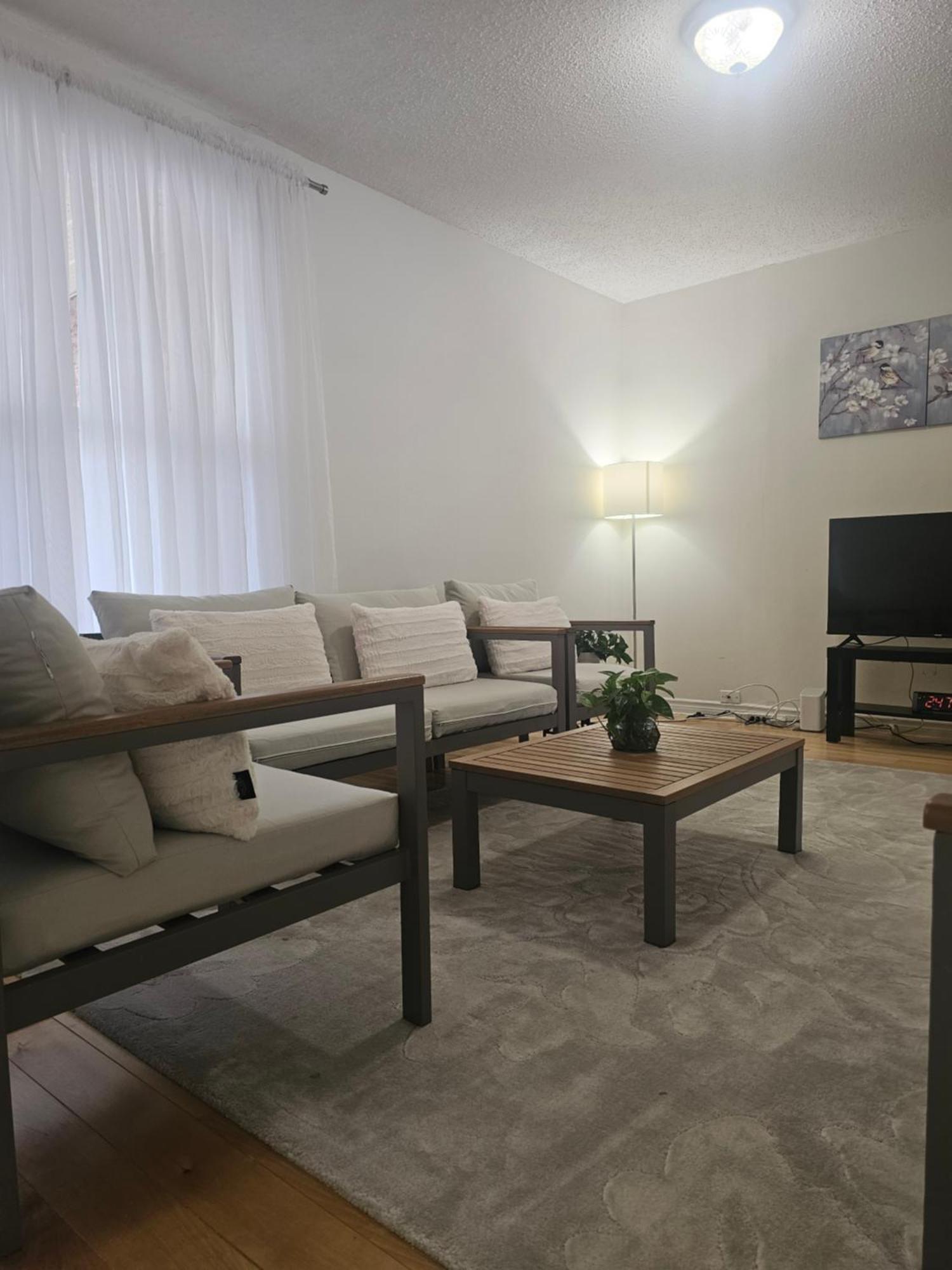 Modern Bright Cozy 3Bed 3Bath Vacation House In Ajax, Greater Toronto Area Gta, On, Canada Exterior photo